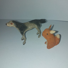 2 Tierfiguren Hund  