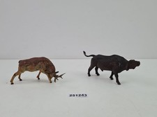 2x Massefiguren Wasserbüffel